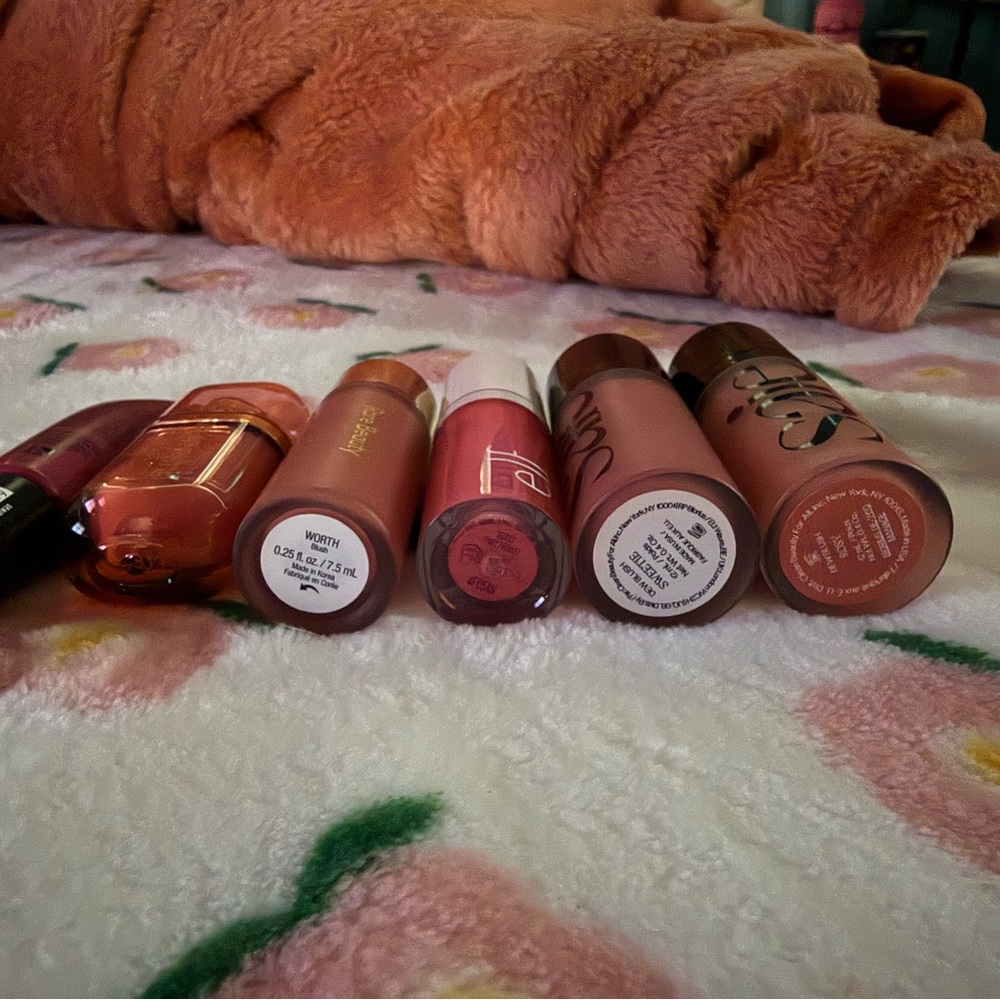 Blush Lot! - Picture 2 of 2